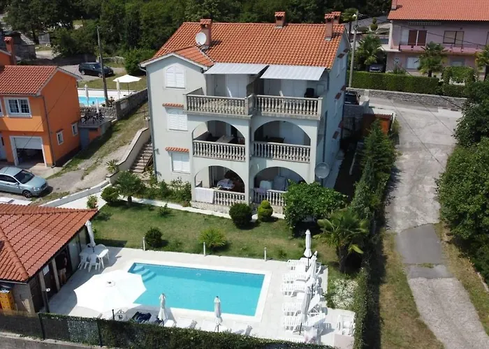 Apartments Ljubas