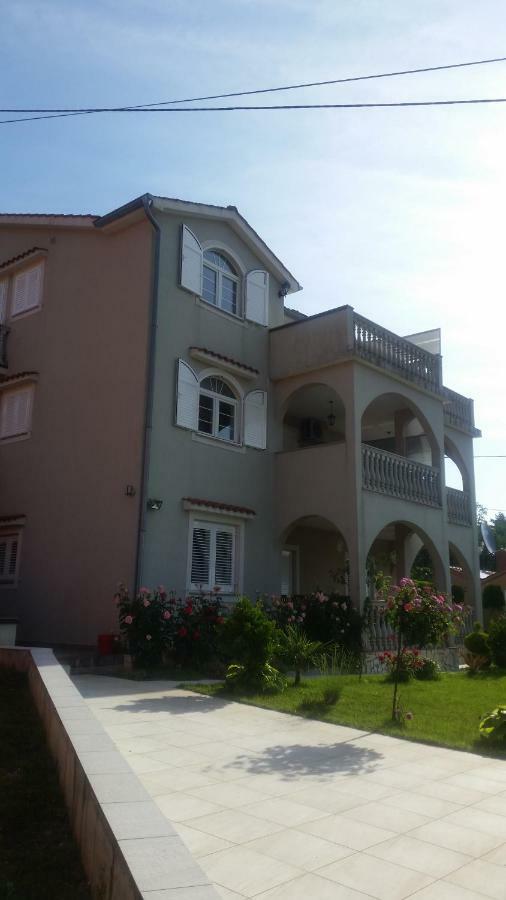 Ljubas *